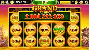 maga888 myanmar ကစားသမားများ mobile app မှတစ်ဆင့် slots ကစားနေသောမြင်ကွင်း